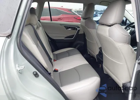 2021 Toyota Rav4 Xle z USA, uszkodzony, nr VIN 2T3W1RFV8MW123349